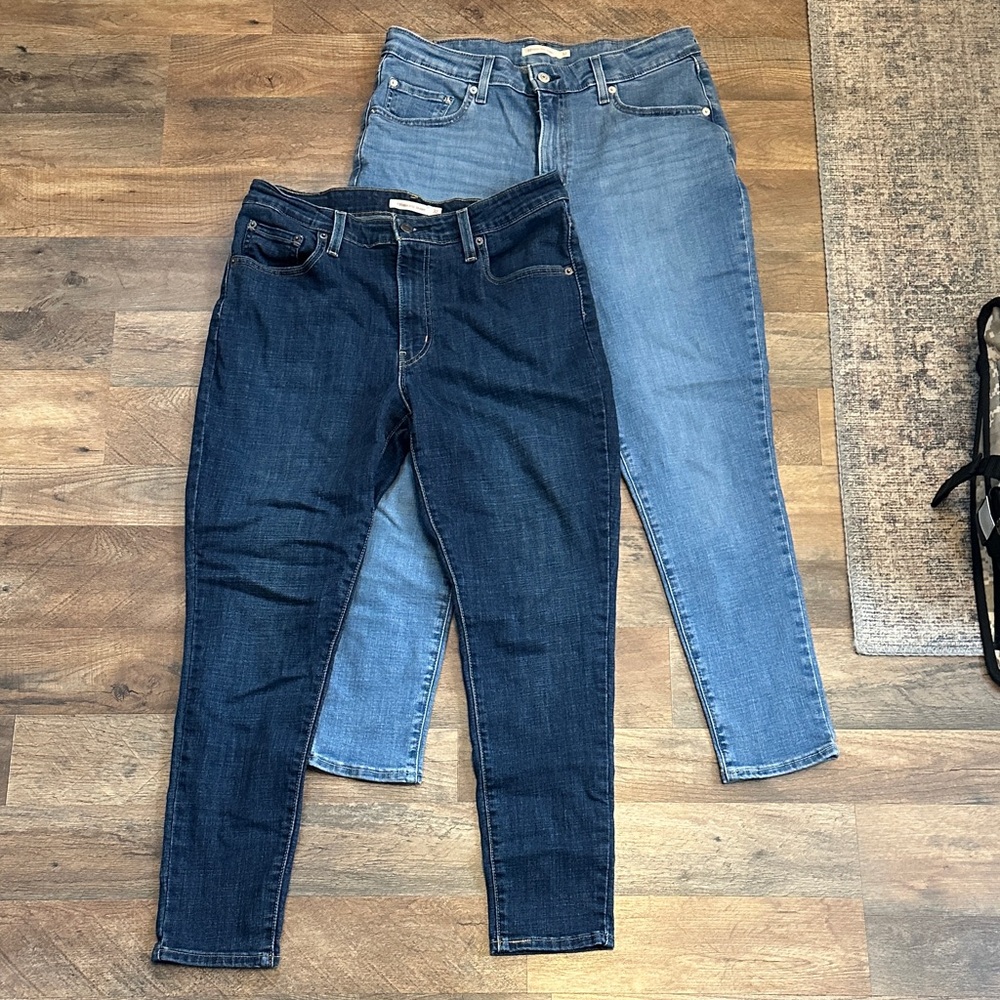 Pair of 2 Levi’s 721 High Rise Skinny Jeans